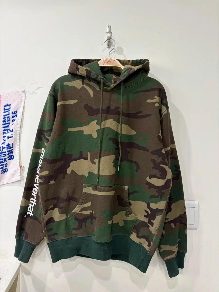 366. 디스이즈네버댓 카모 후드티