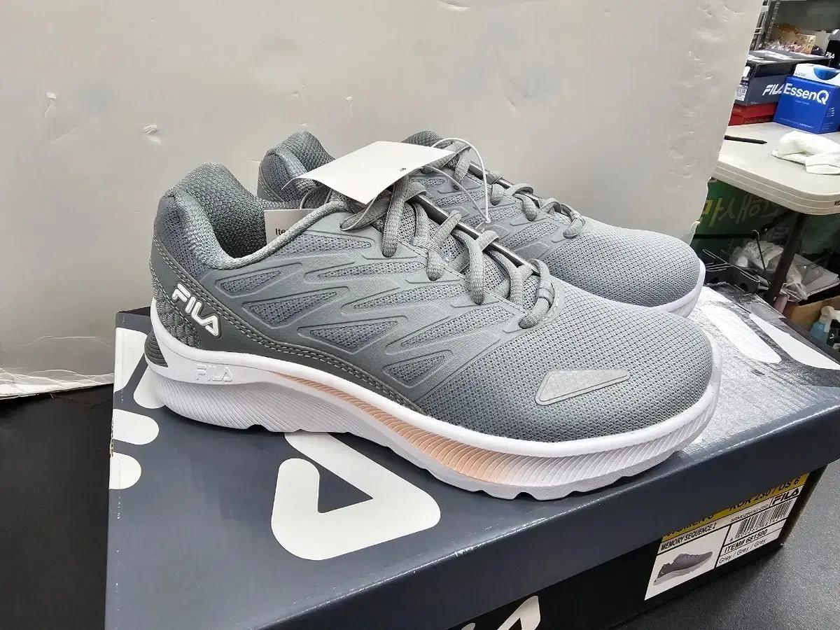 휠라 운동화 (그레이)