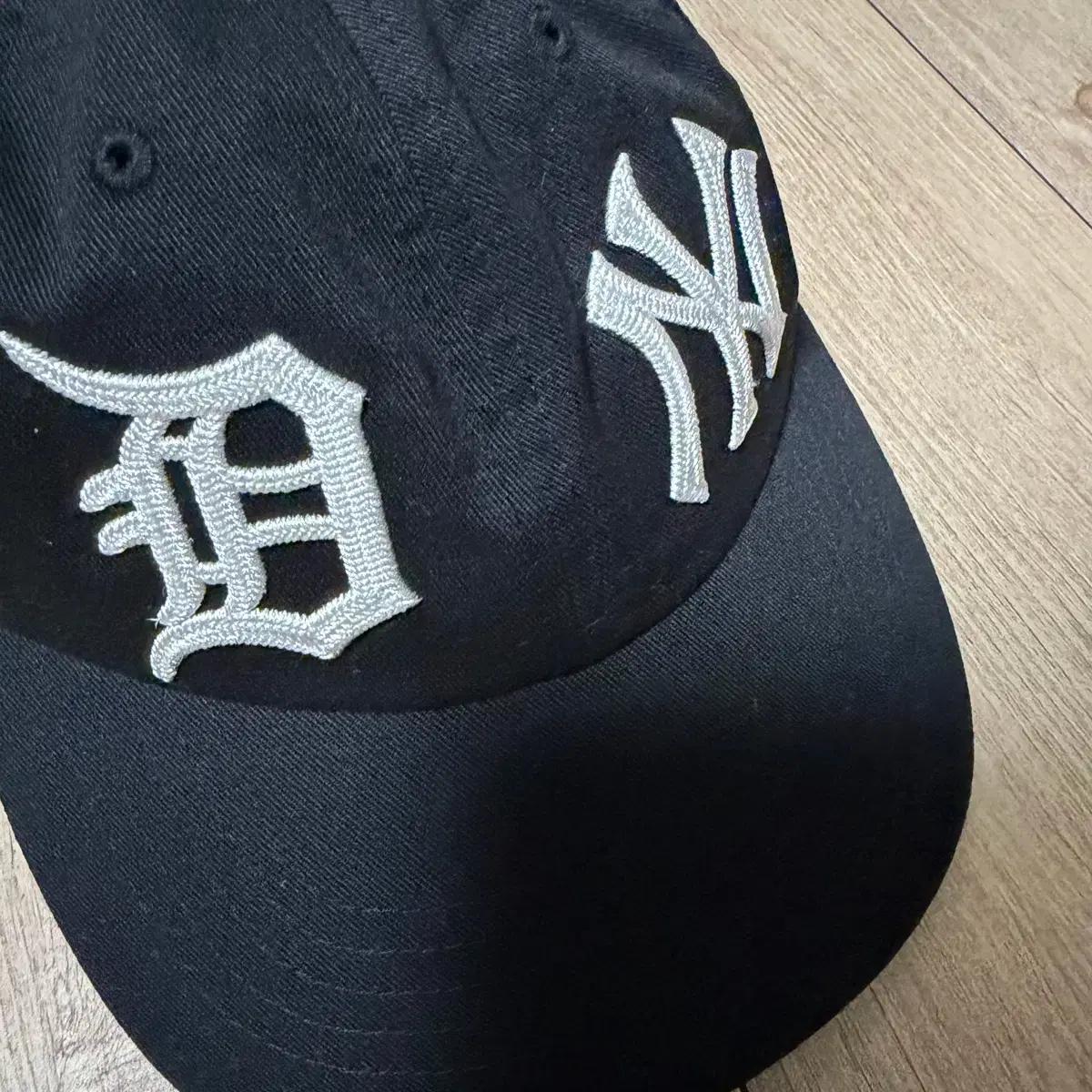 MLB 리그 로고 언스트럭쳐 볼캡 (블랙)