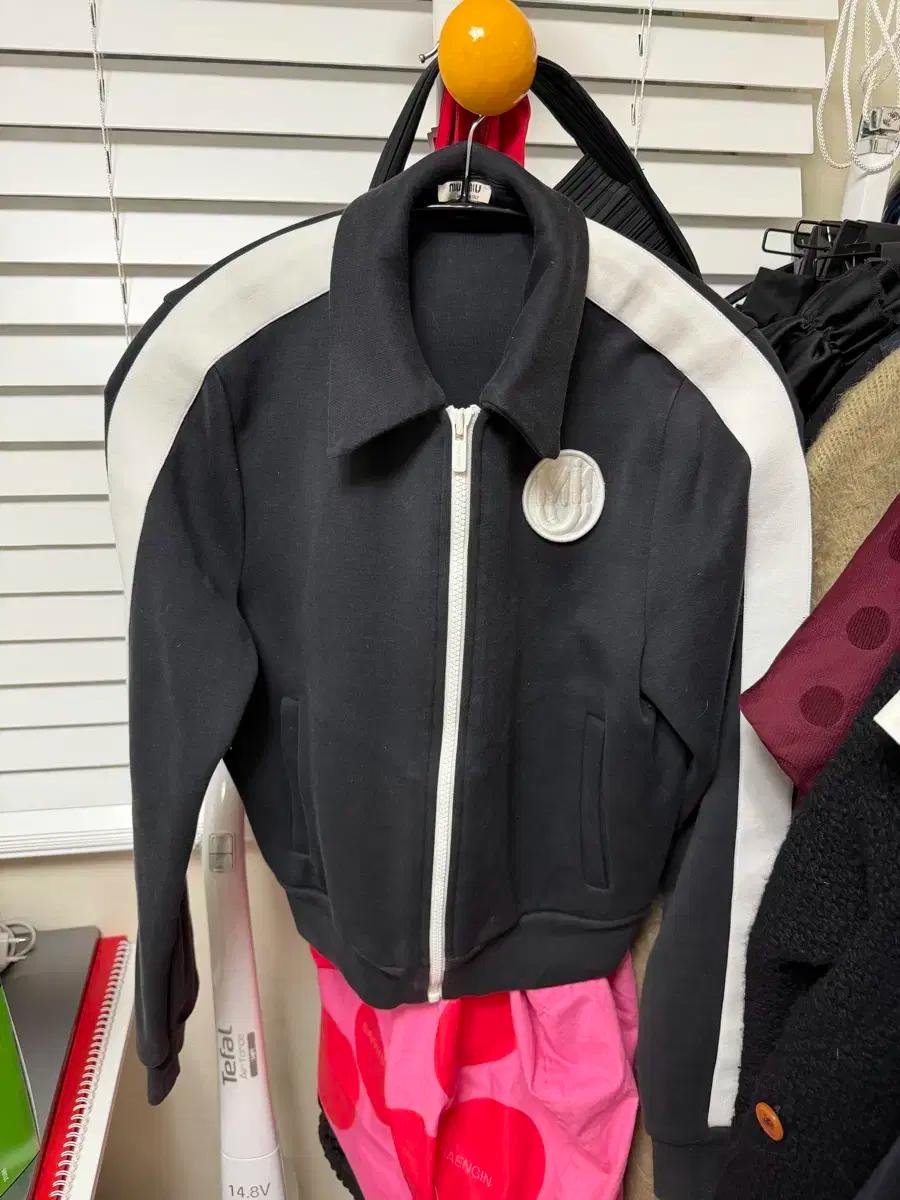 미우미우 집업 져지