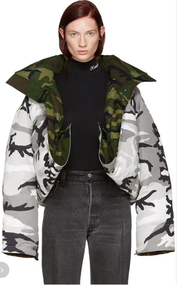 베트멍 x 캐나다구스 신상 카모 맥밀란 리버시블 패딩 여성 S사이즈