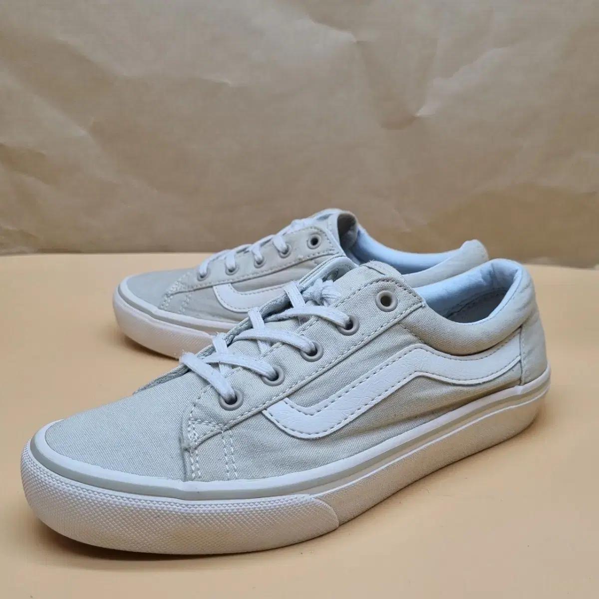 반스 올드스쿨 여성스니커즈235.