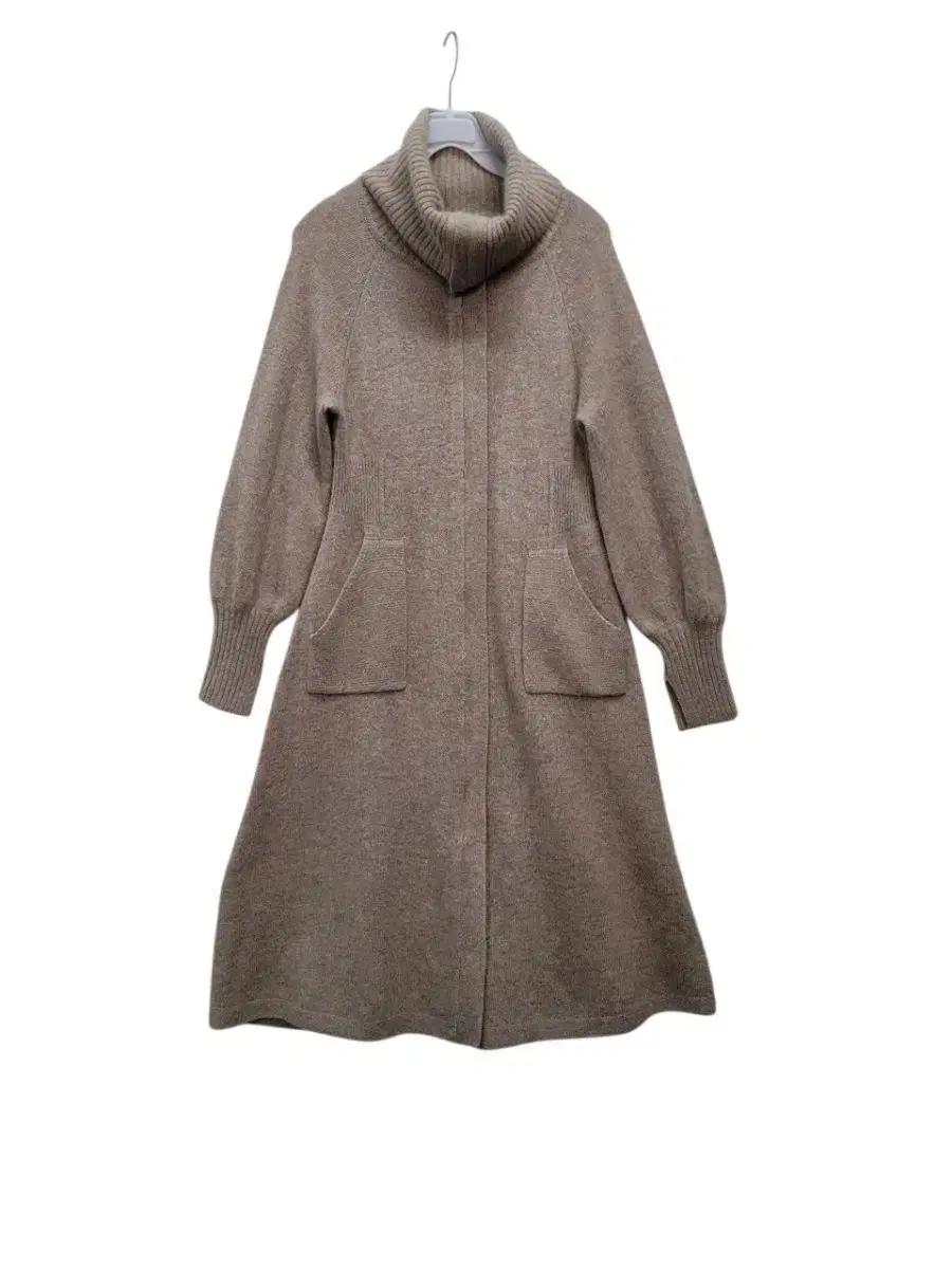 구입가 18만원대 지스튜디오 울과 라쿤퍼 소재 원피스