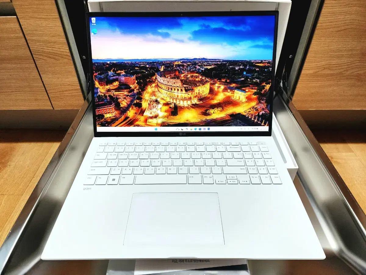 최고급 LG 그램 13세대 고해상도 16인치 12코어 i5 16G 윈11