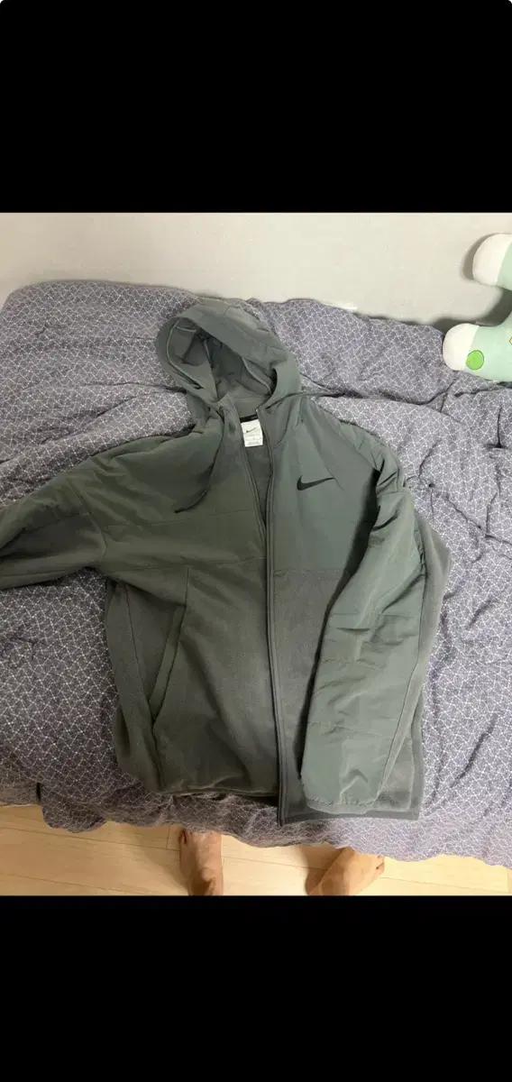 나이키 테크팩 플리스 후드 집업 차콜?