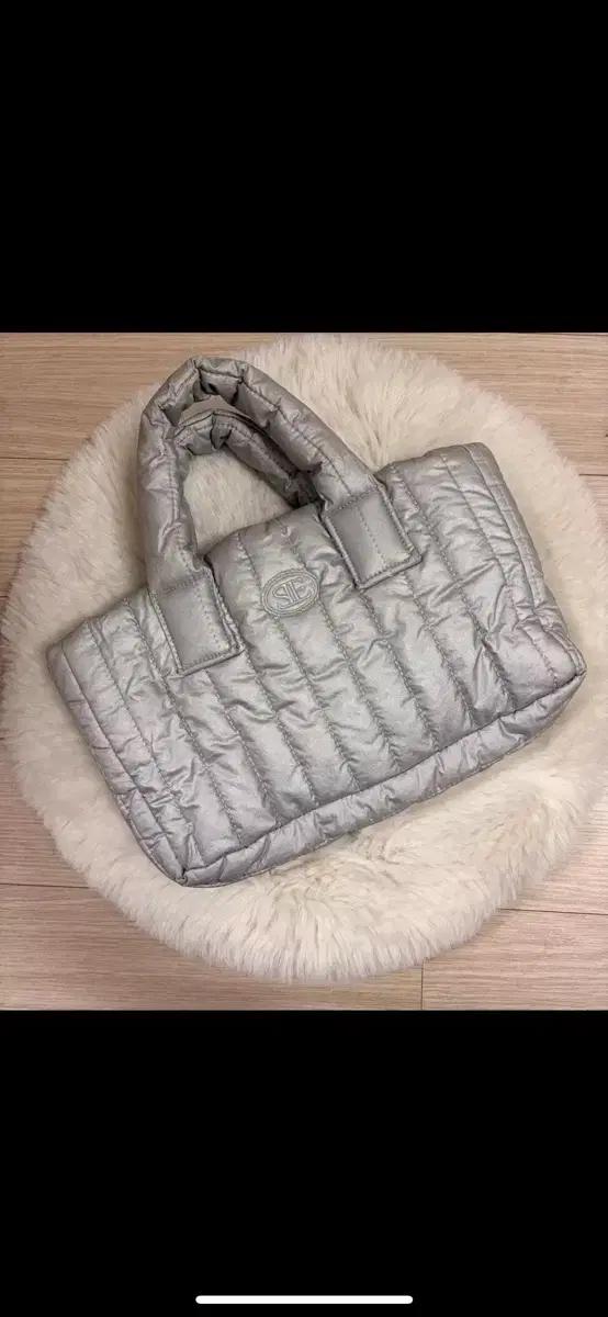 시엔느 미니 패딩백 실버