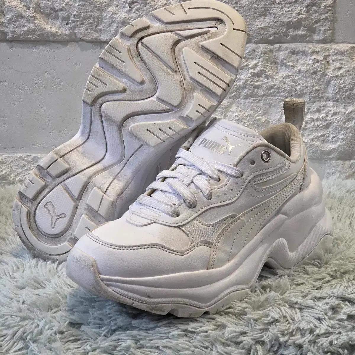 5q-8:푸마 여성용 키높이(5cm) 청키 스니커즈 화이트 (235mm)