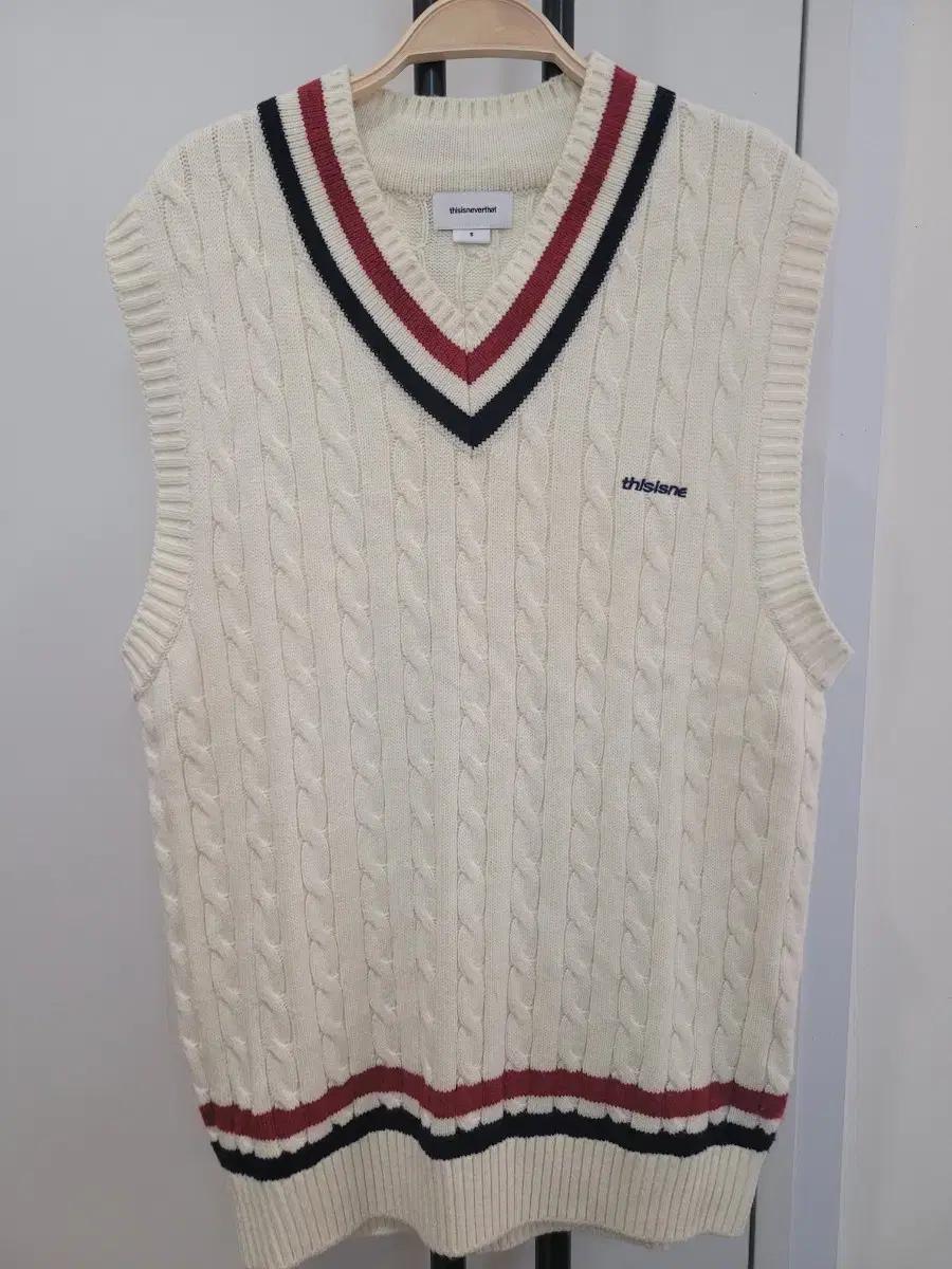 디스이즈네버댓 케이블 니트 베스트 남녀공용 S사이즈