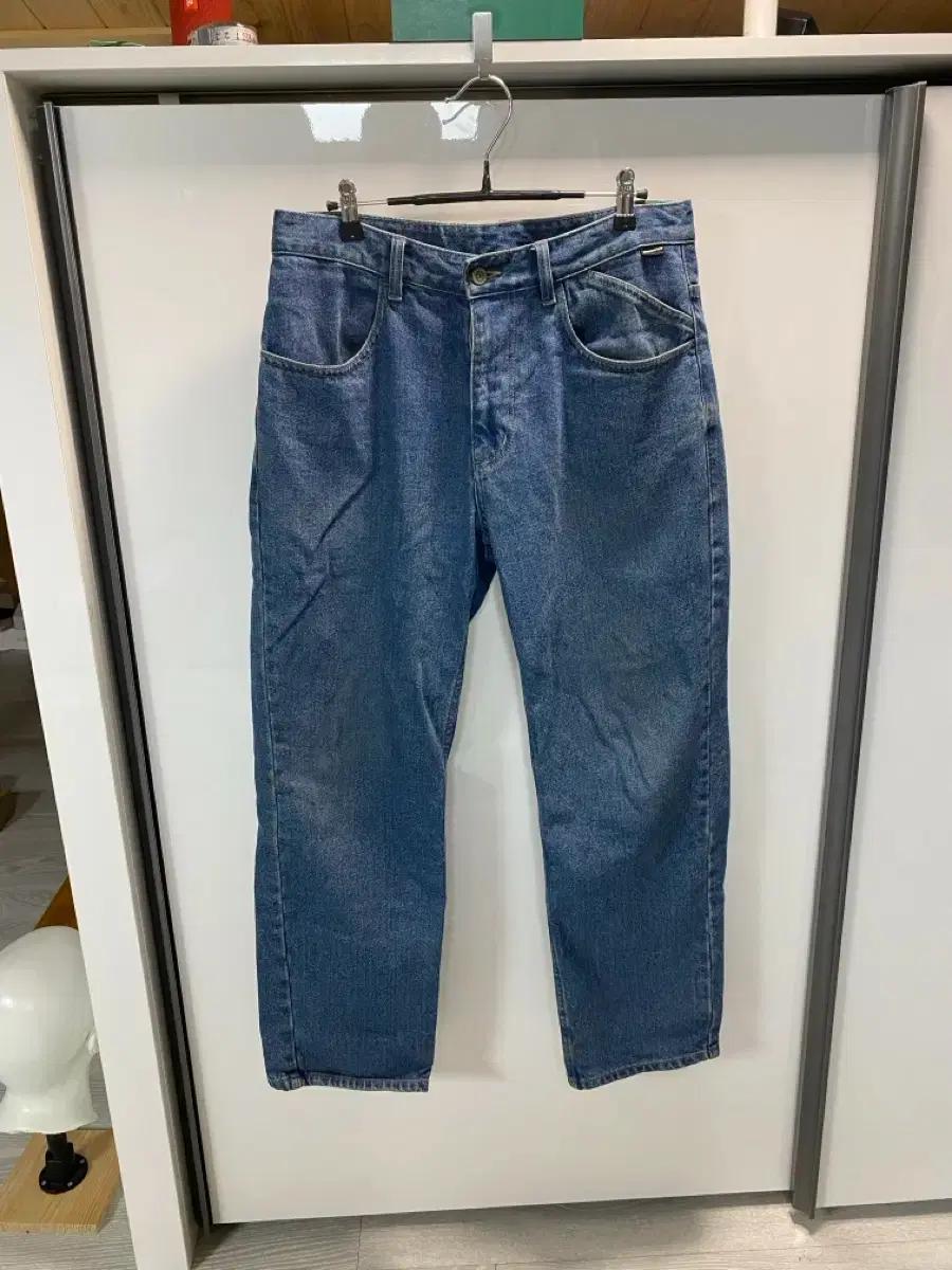 디스이즈네버댓 이지 진 M