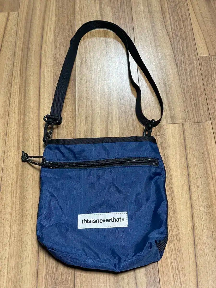 thisisneverthat 디스이즈네버댓 미니 크로스백(네이비)