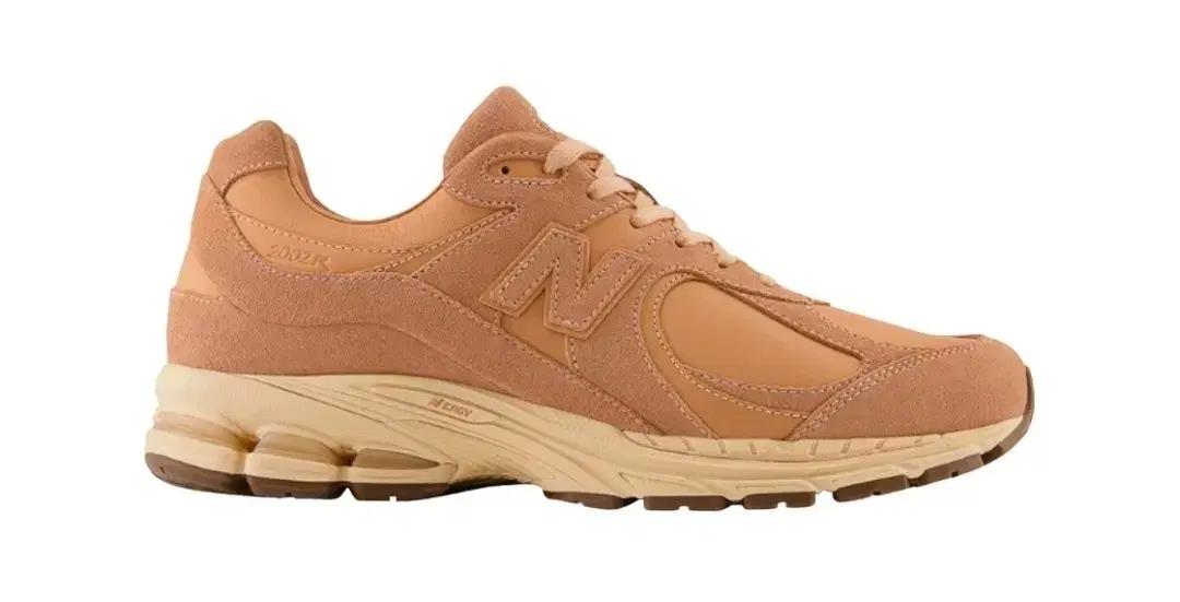(새상품)뉴발란스 2002R 베이지 스니커즈 280사이즈