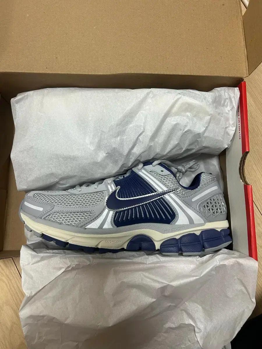 나이키 줌 보메로 5 그레이/네이비 새상품