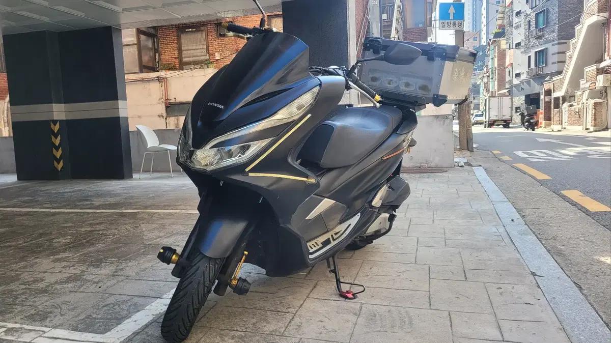 혼다 pcx 125 판매합니다. 옵션다수