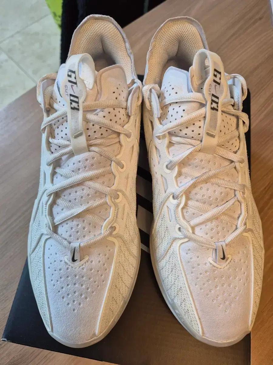 나이키 GT 컷 3 화이트 농구화