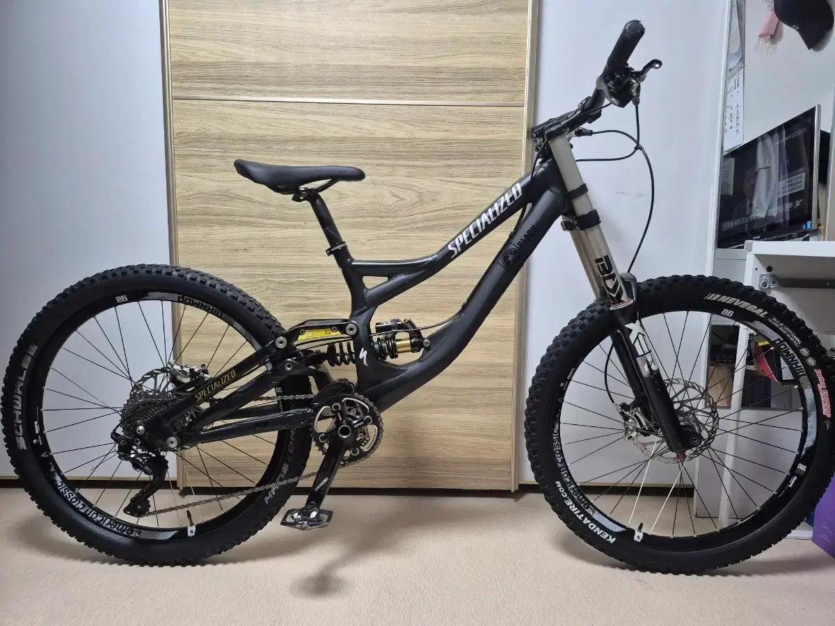 스페셜라이즈드 Demo 8 다운힐 MTB  자전거