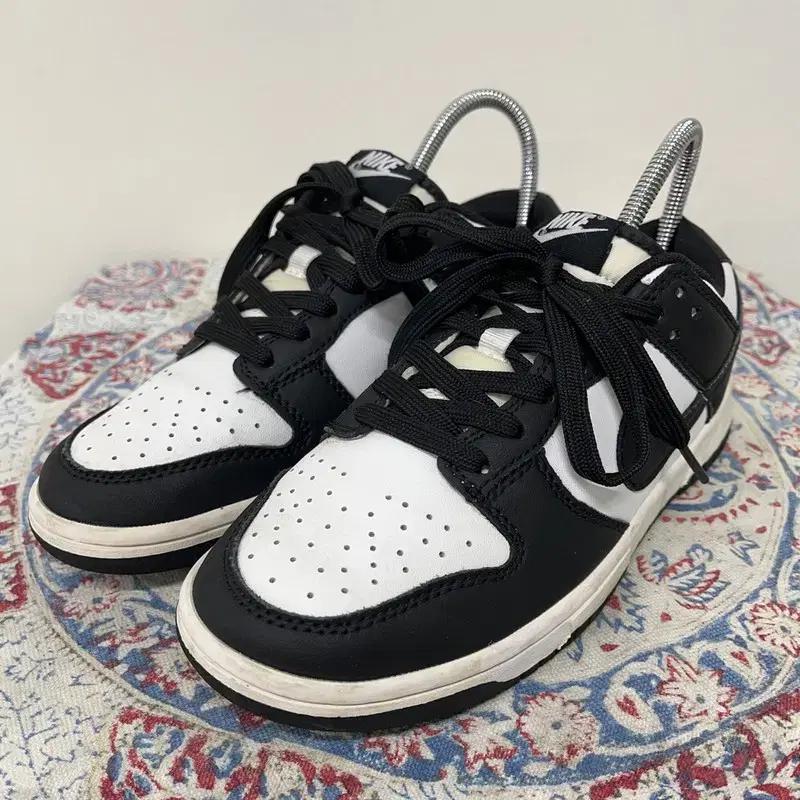 나이키 덩크 로우 레트로 범고래 스니커즈 운동화 240 E00328