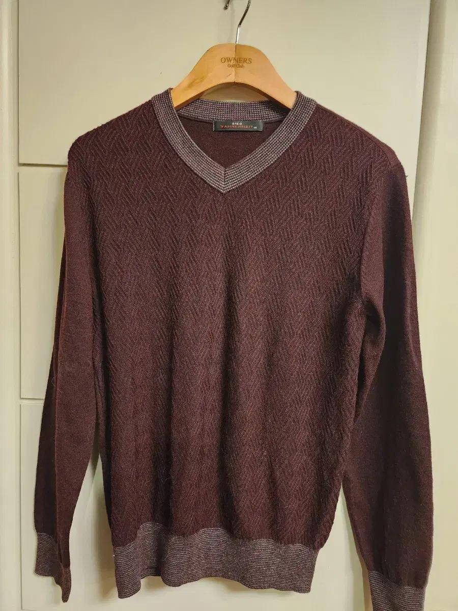 SIEG FAHRENHEIT 브이넥 니트 버건디/네이비