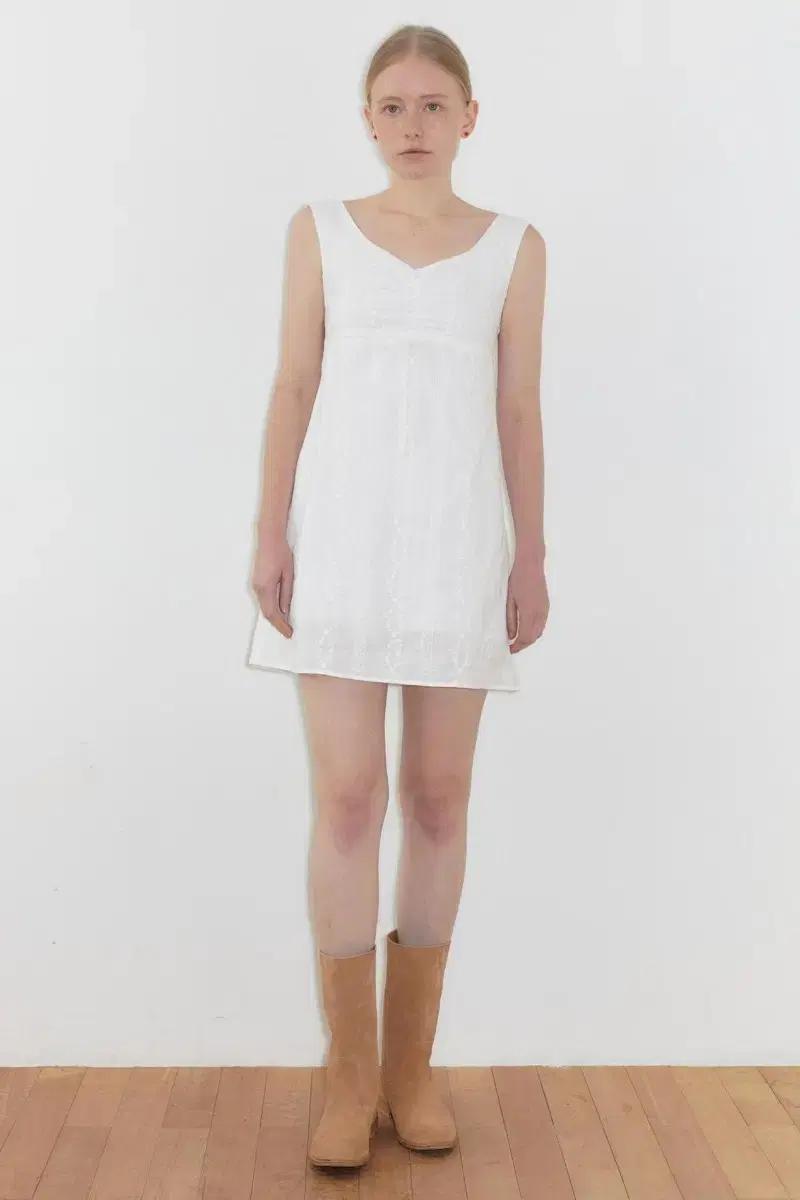 구함) 시눈 원피스 Eyelet Ribbon Sleeveless Dres