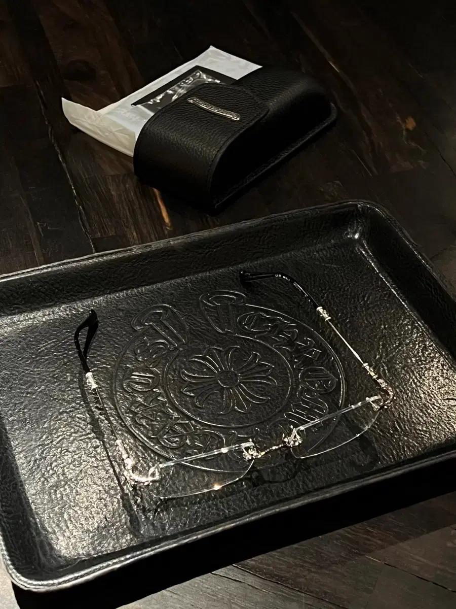 크롬하츠 필스3 샤이니 실버 무테안경 미사용 새제품 판매합니다.