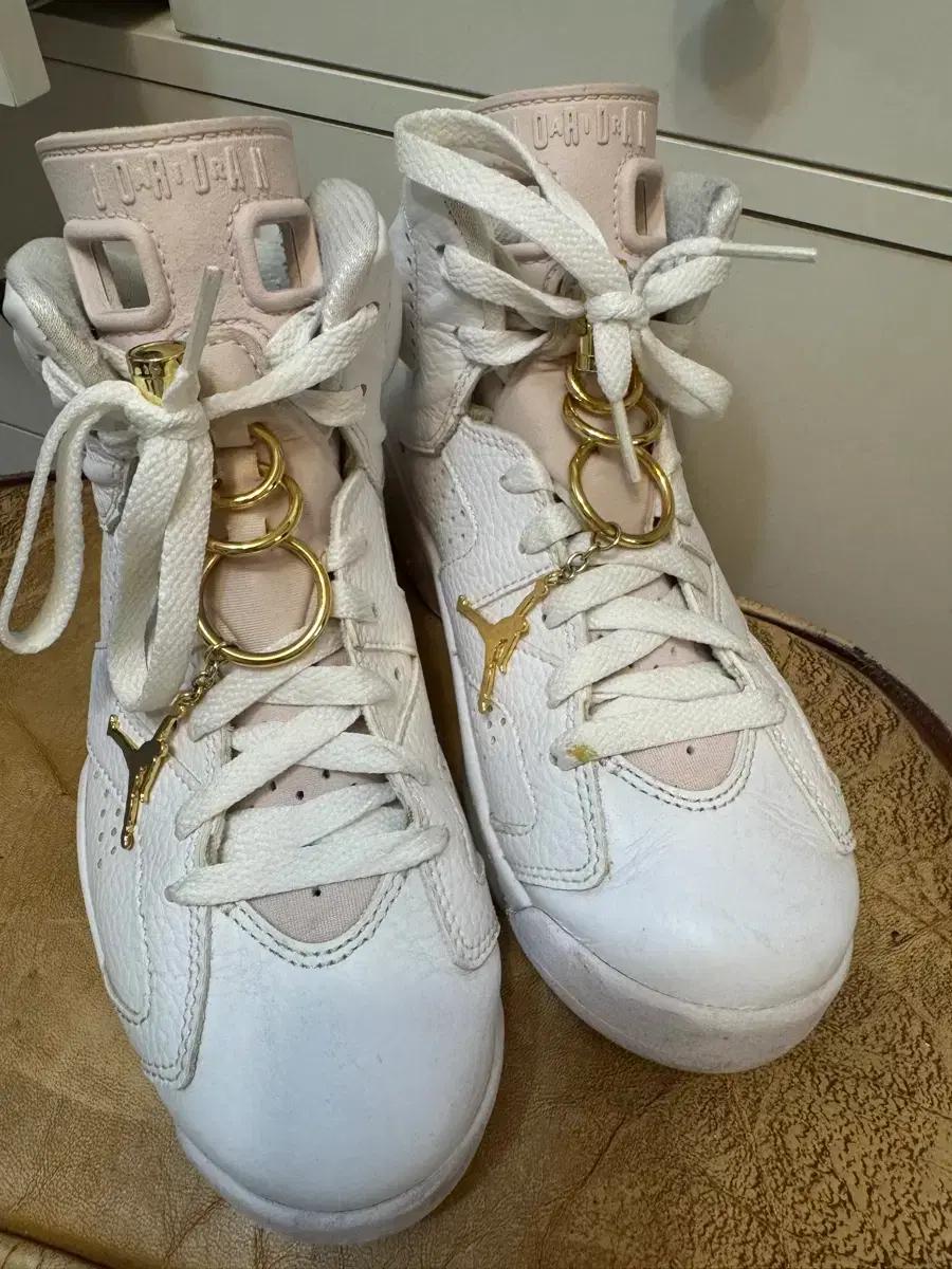 나이키 NIKE 조던 6 레트로 골드 훕스 우먼스 신발