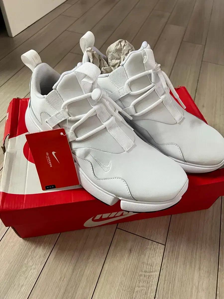 나이키 포켓나이프 DM 흰색 260mm 새상품