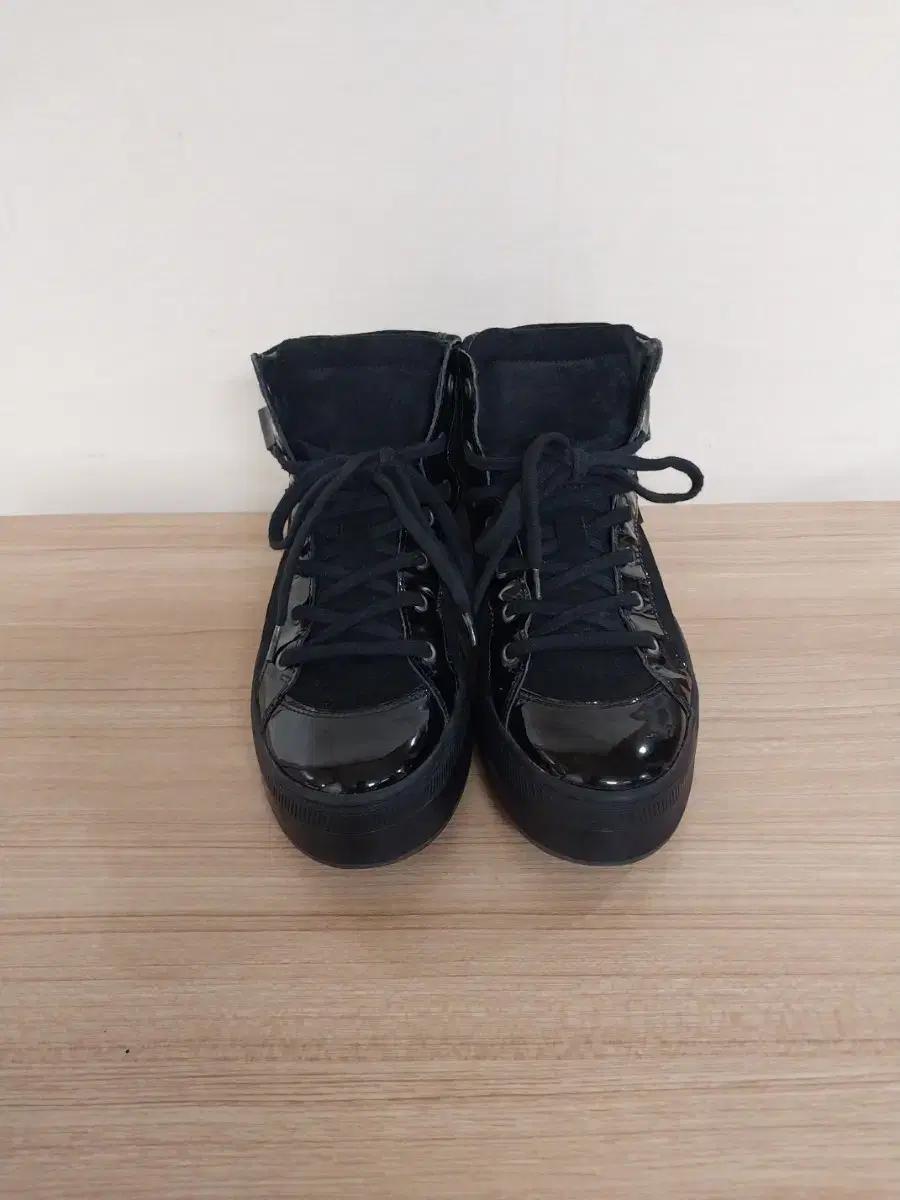 여성 파토갸스 하이탑 스니커즈 (39)