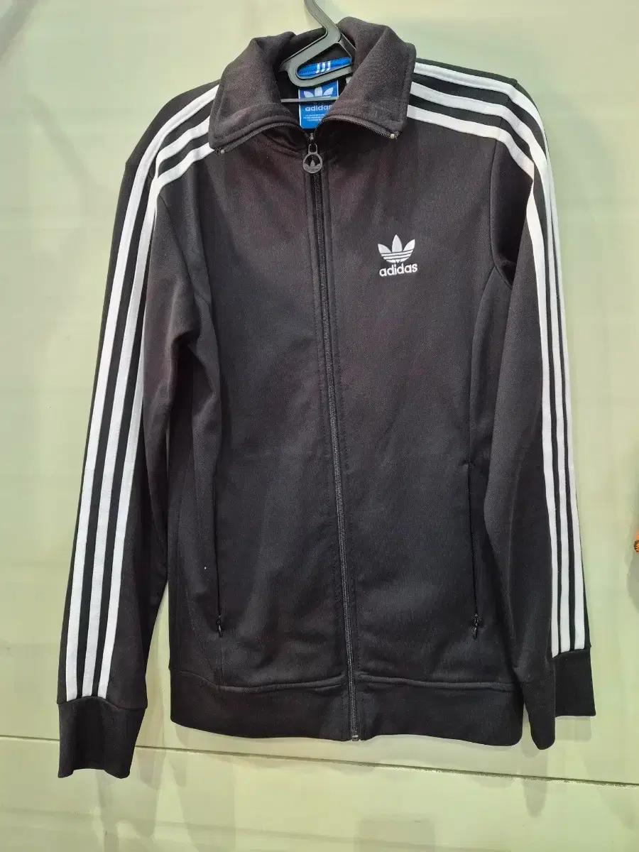 아디다스 블랙 삼선 트랙탑