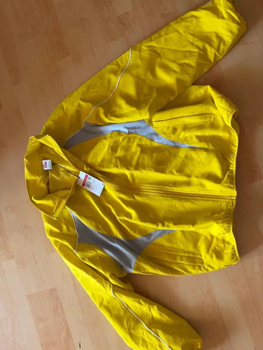 슈프림 나이키 바람막이 L사이즈 택채 새거 팝니다