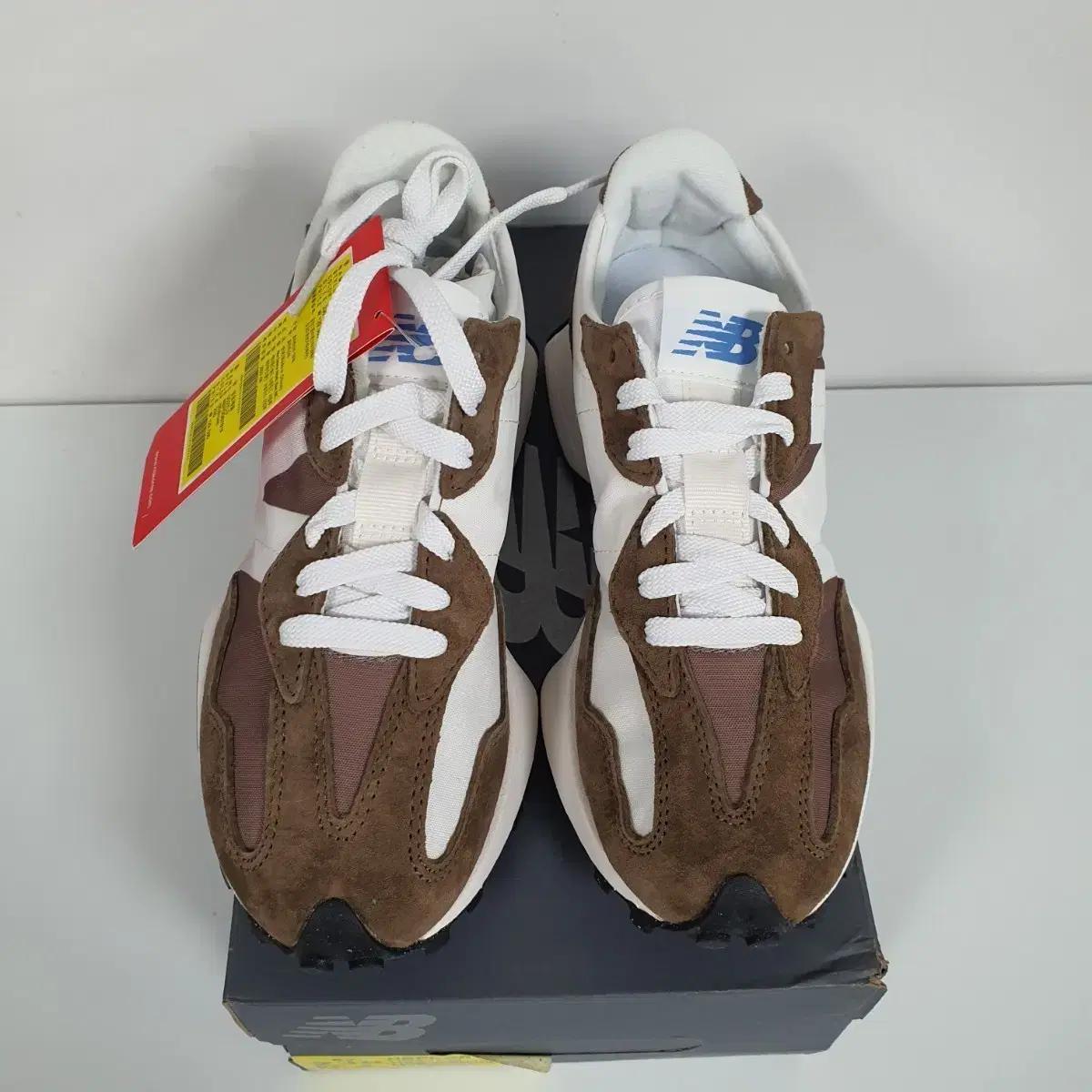 뉴발란스 327 브라운/화이트  운동화 230사이즈 새상품