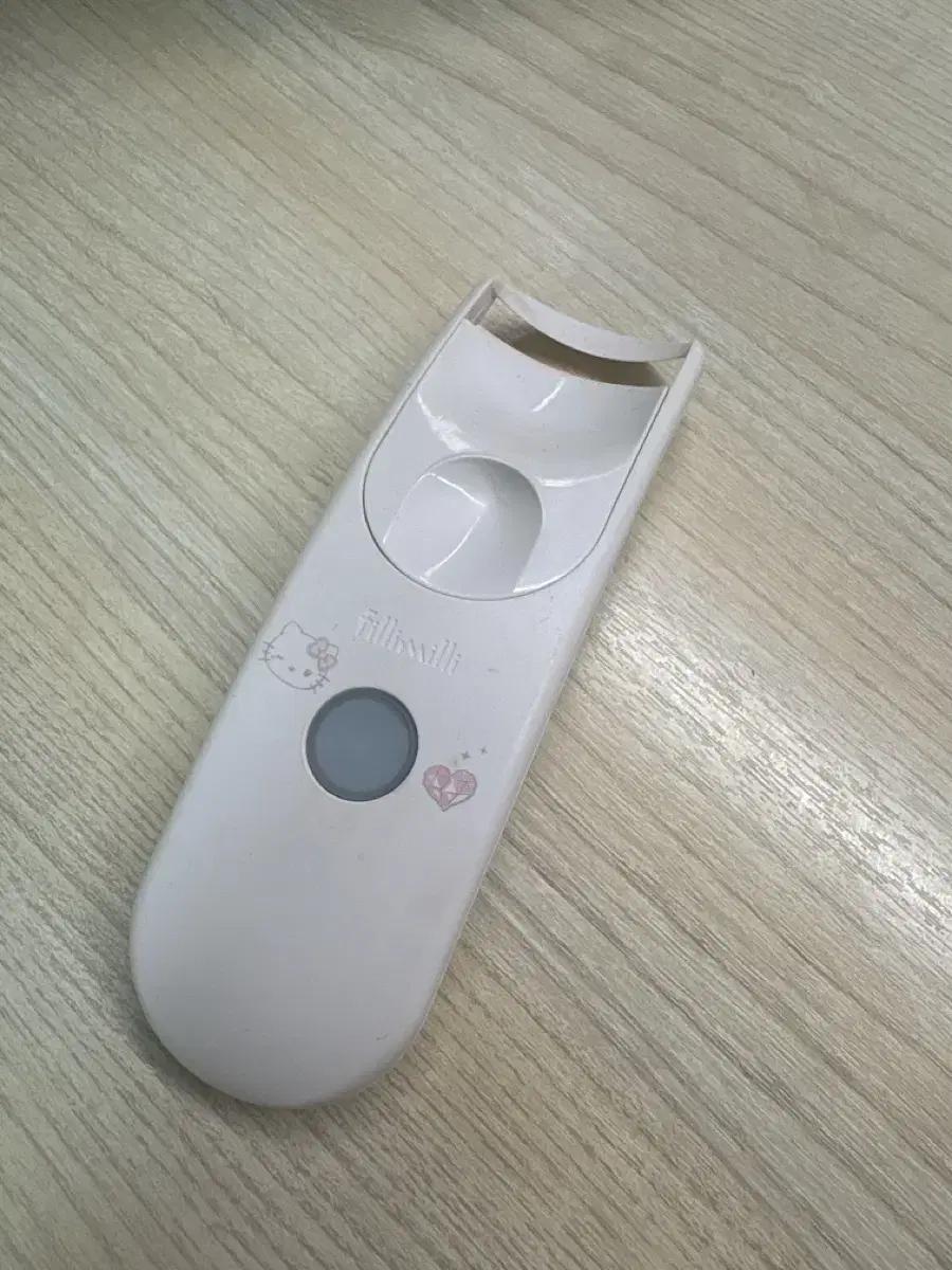 필리밀리 헬로키티 히팅뷰러