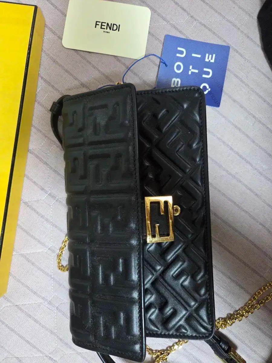 펜디 FF 모티프 레더체인 지갑 숄더백 - 블랙