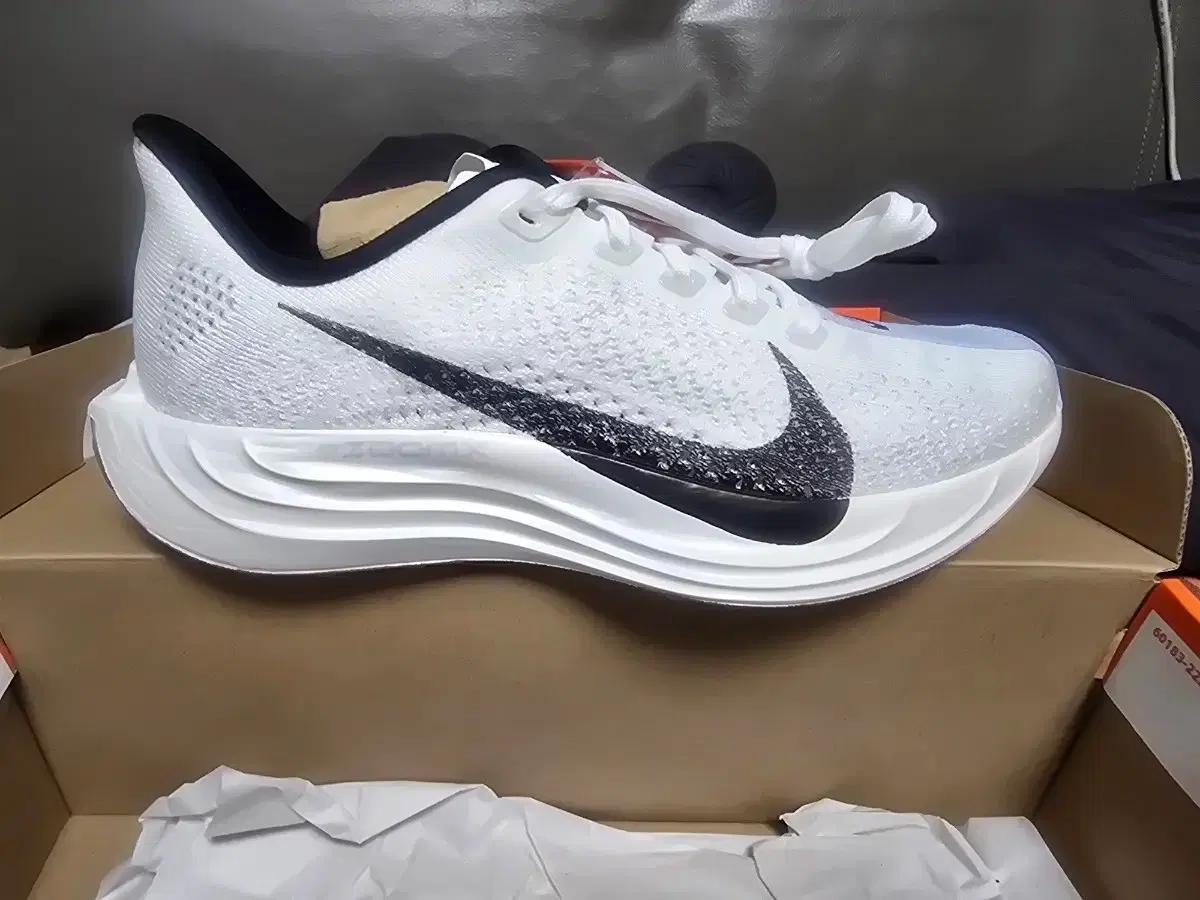 나이키 정품 페가수스 플러스 w 240사이즈 새상품