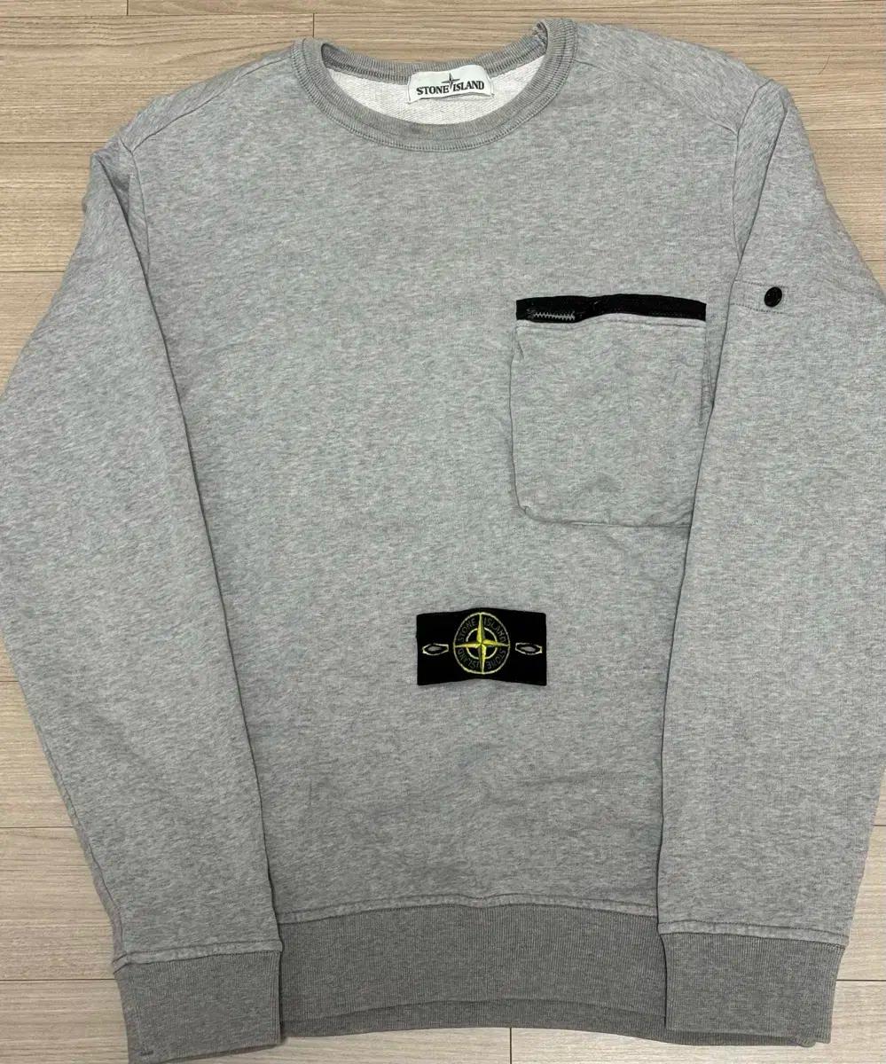 [M]스톤아일랜드 포켓 그레이 맨투맨