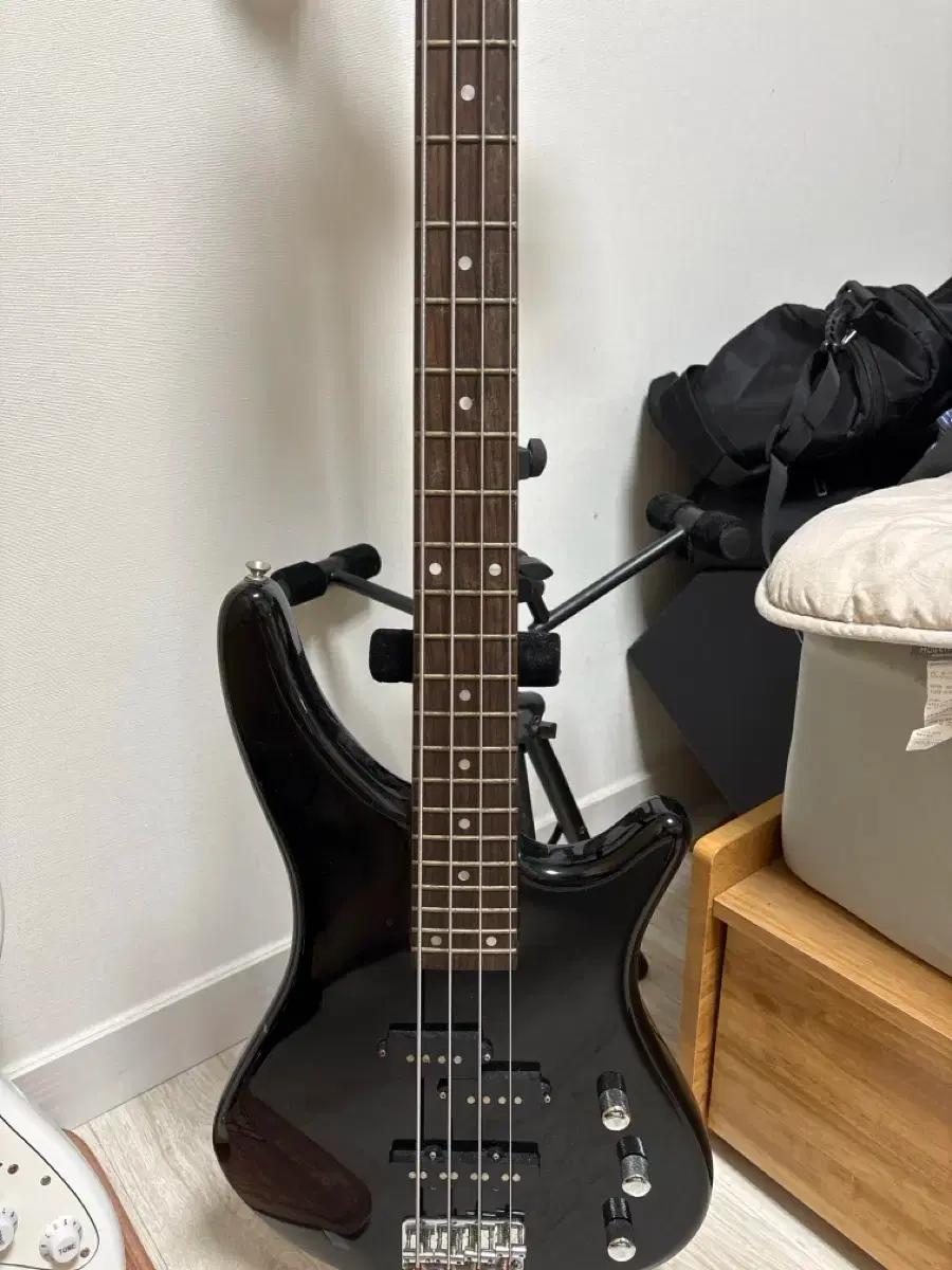 Achilles 베이스 기타