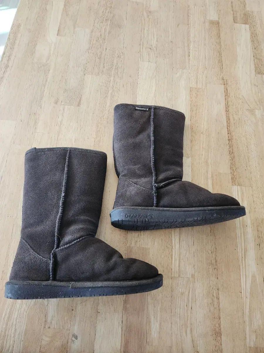 (한해사용) 베어파우 us6 230 어그부츠 고동색