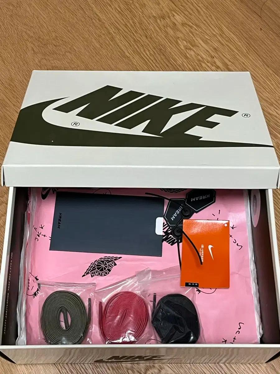 나이키 조던 1 x 트레비스스캇