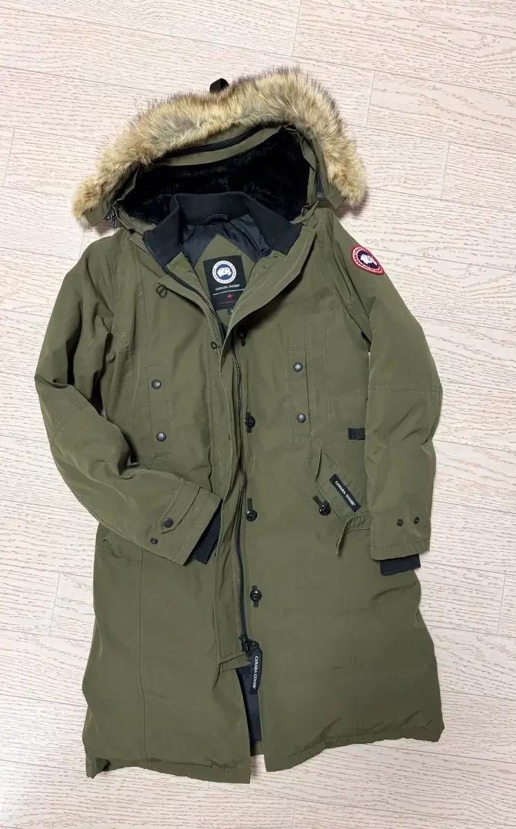 캐나다구스 켄싱턴 여성 패딩 S 카키 최상급