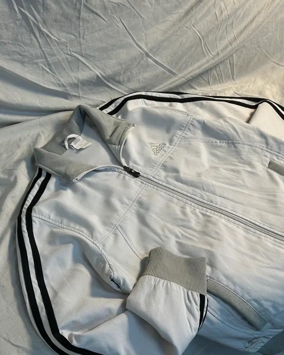 아디다스 00s 화이트 바람막이 트랙탑 져지 2XL