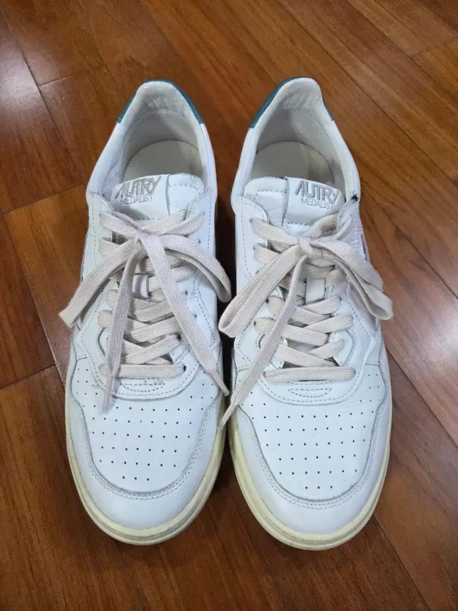 AUTRY 오트리 43 사이즈