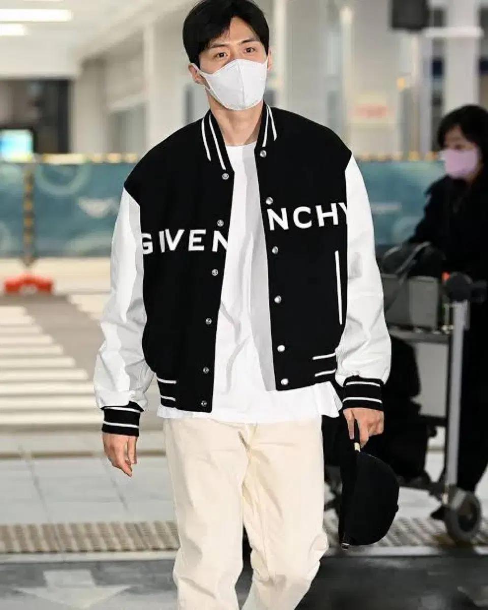 지방시 바시티 52사이즈 판매