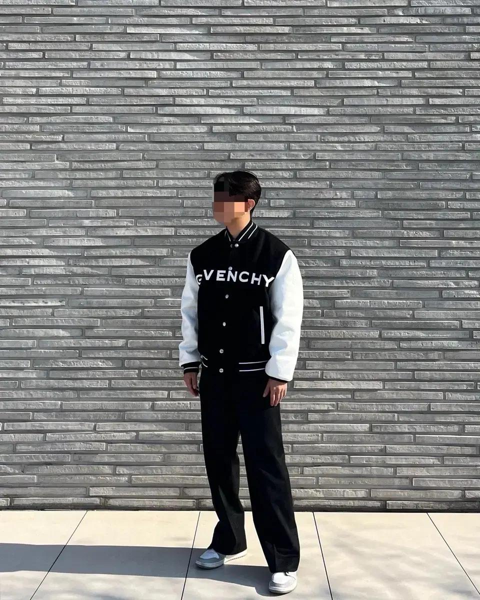 지방시 바시티 52 황금 사이즈 판매