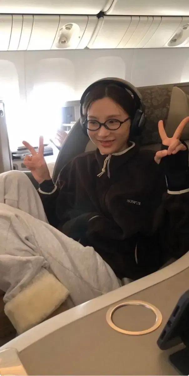 호와스 howus kali fleece zipup 브라운 (마지막 가격)