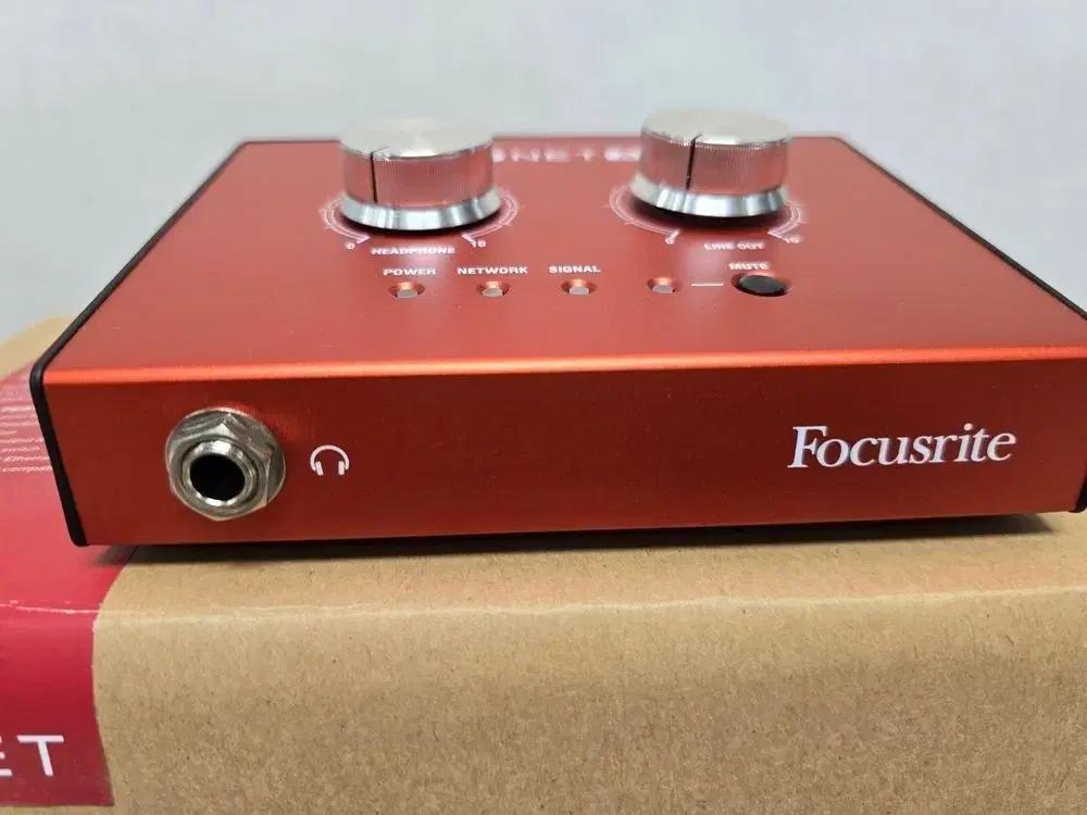 Focusrite RedNet AM2 단테 오디오 인터페이스