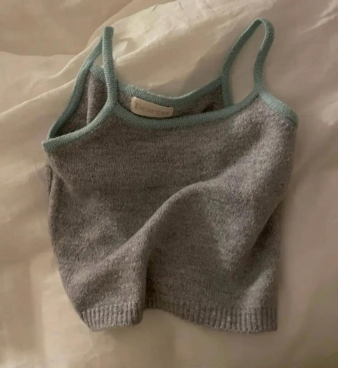 메이비베이비 디어리스트 니트 뷔스티에