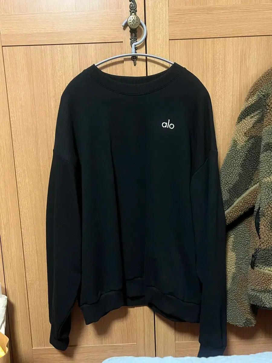 알로 alo yoga 새상품 블랙 맨투맨