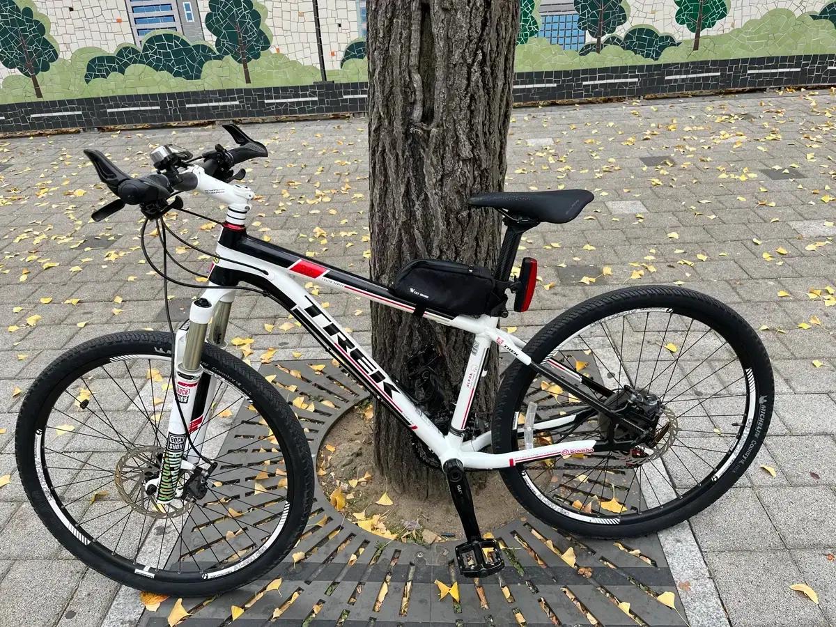 트랙 엘리트8.6 mtb 자전거 (원가200만원)