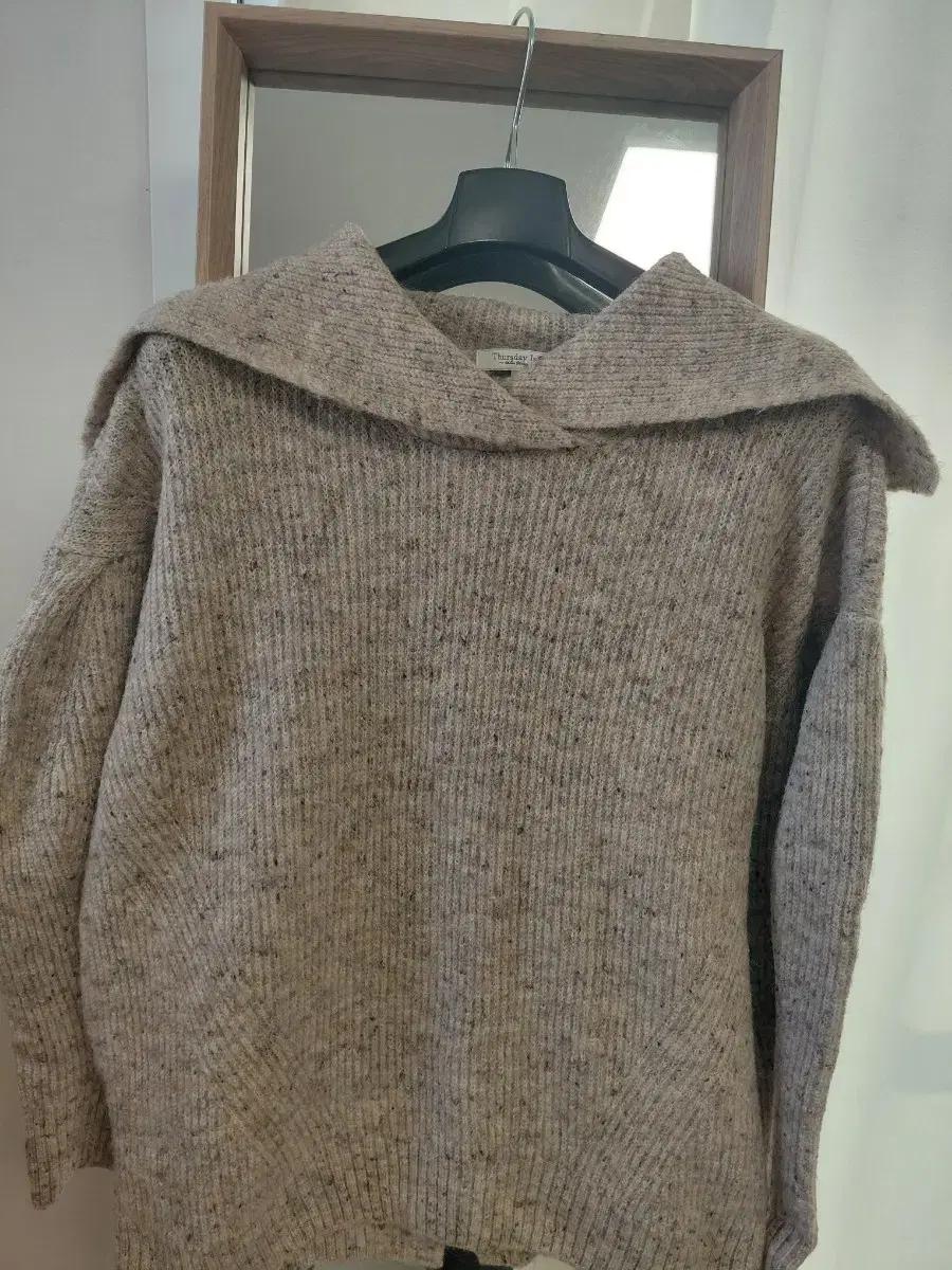 써스데이아일랜드 니트