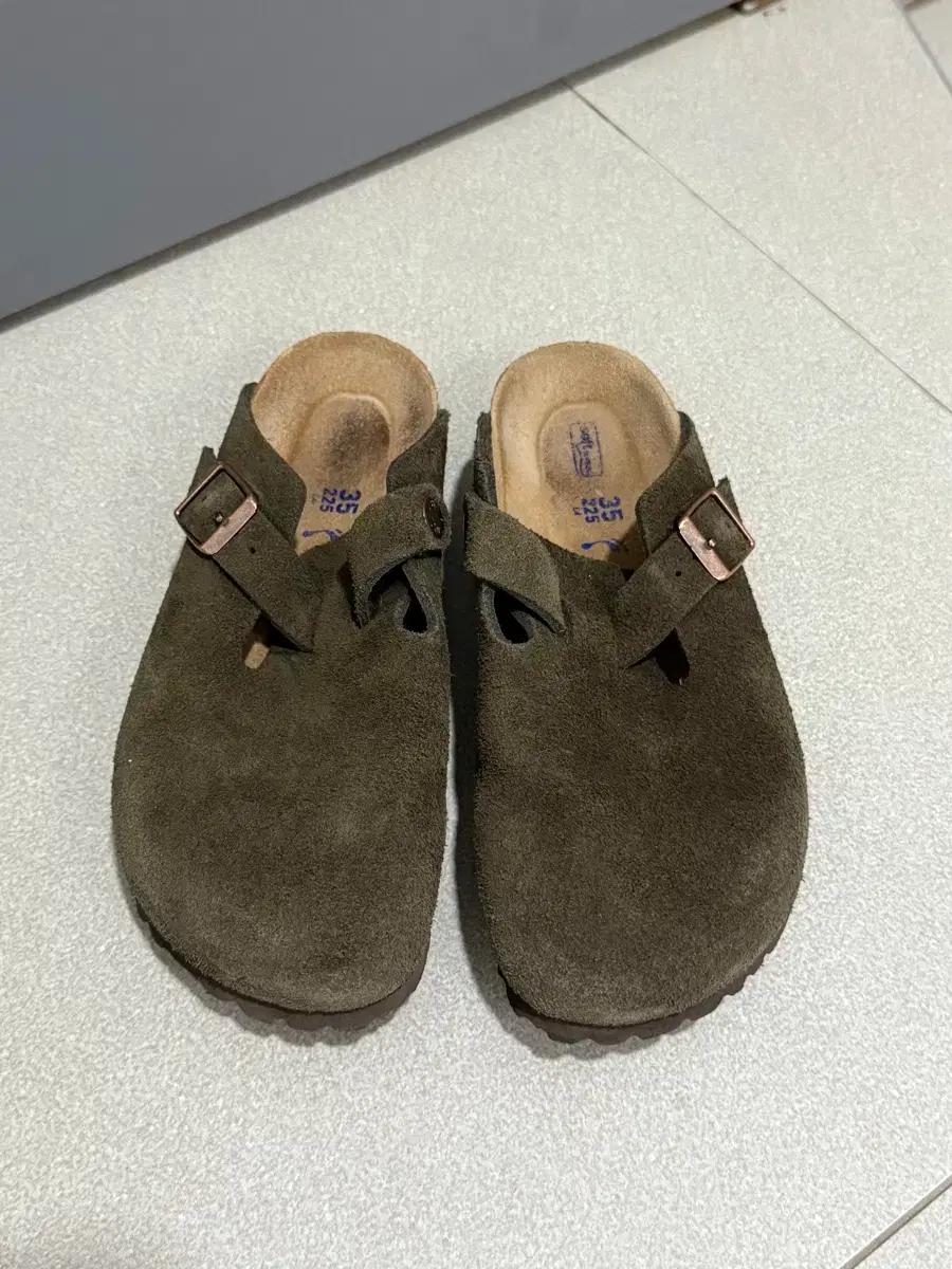 버켄스탁 보스턴 슬리퍼 35사이즈 (225-230)