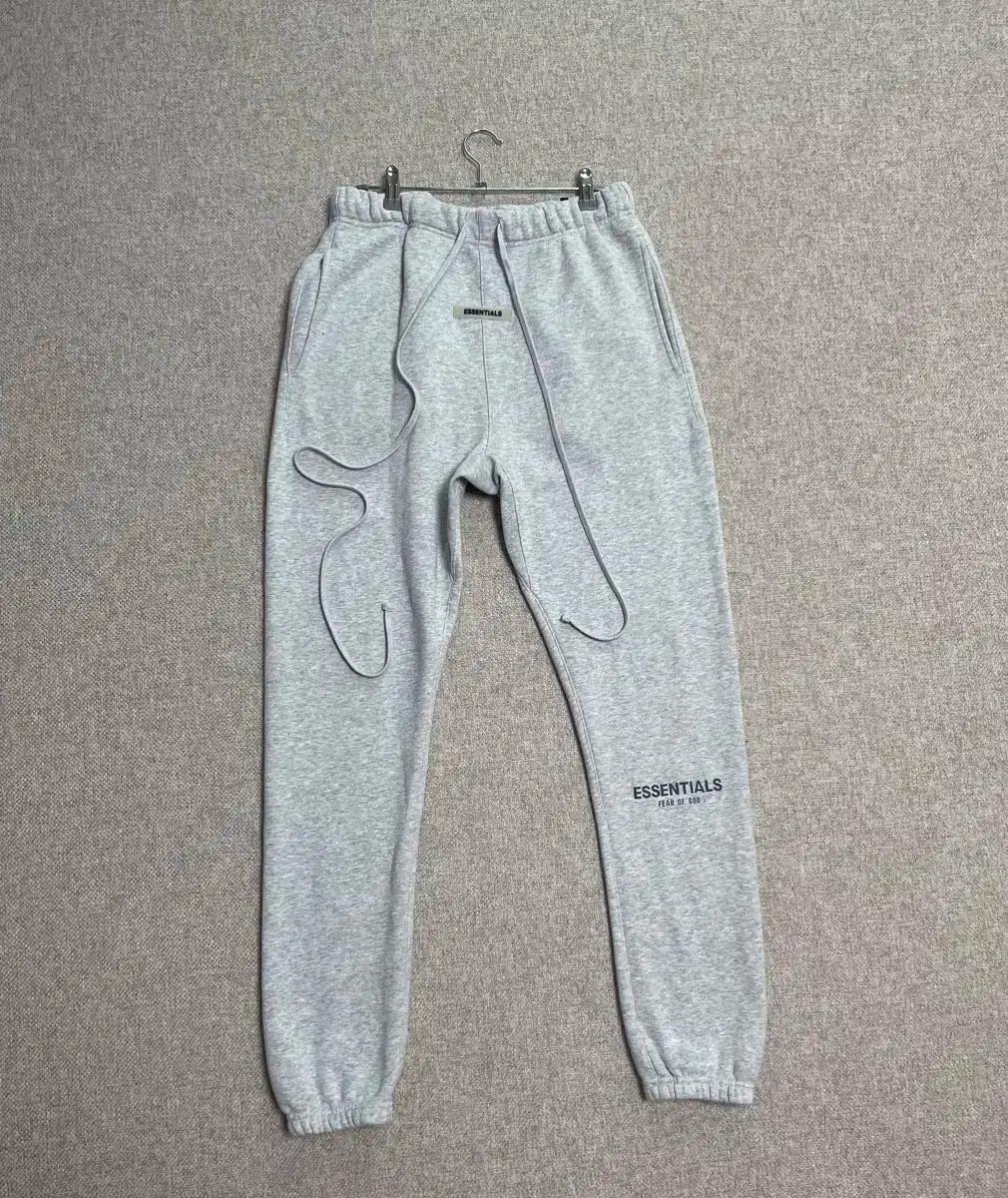 Essentials의 그레이 조거 팬츠 S