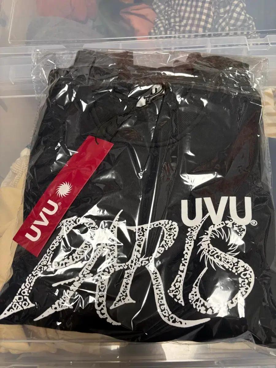 uvu 파리 맨투맨 L